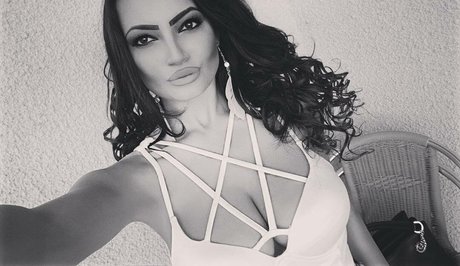 Lupulescu P nude model picture