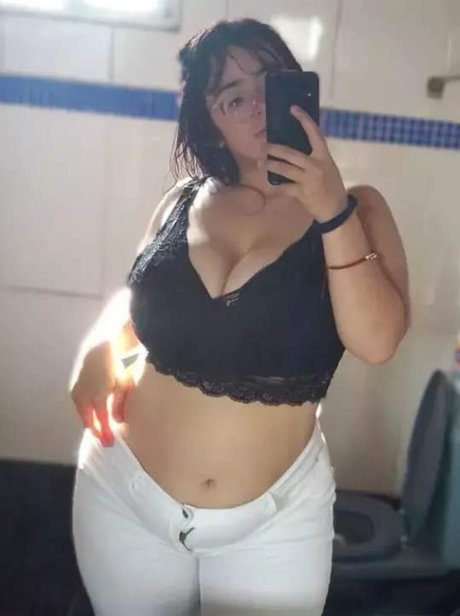 Abigail Ferreira model nudes pics