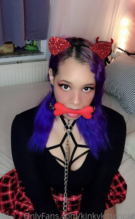 kinkykittenpie pretty model gallery