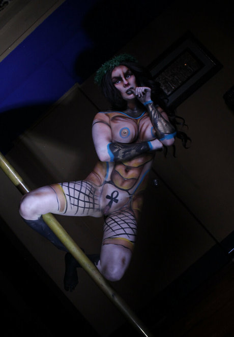 mypetmonstergirl naked model photo
