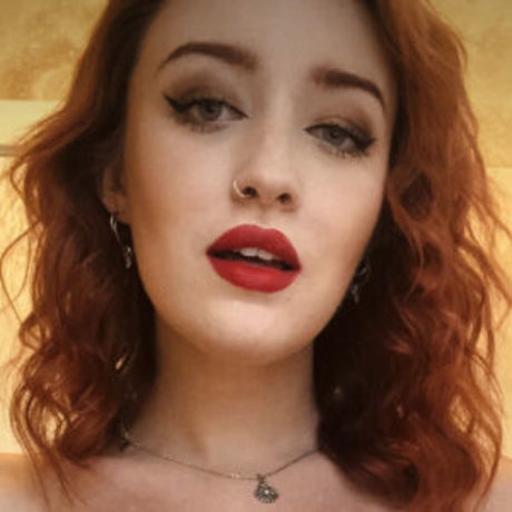 xsnowy beautiful model image