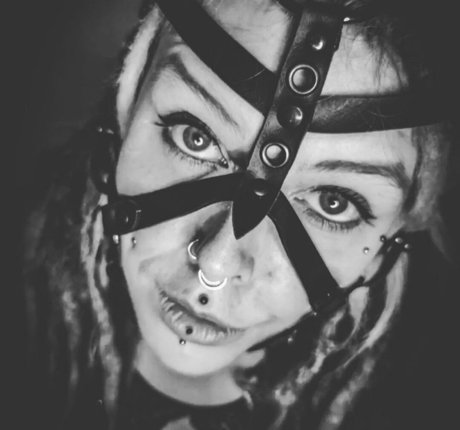 psychedelic mess sexy model img