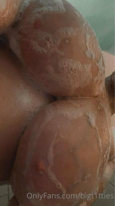 bigt1tties actress pic