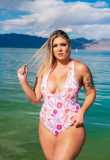 bikinibee official star naked pictures