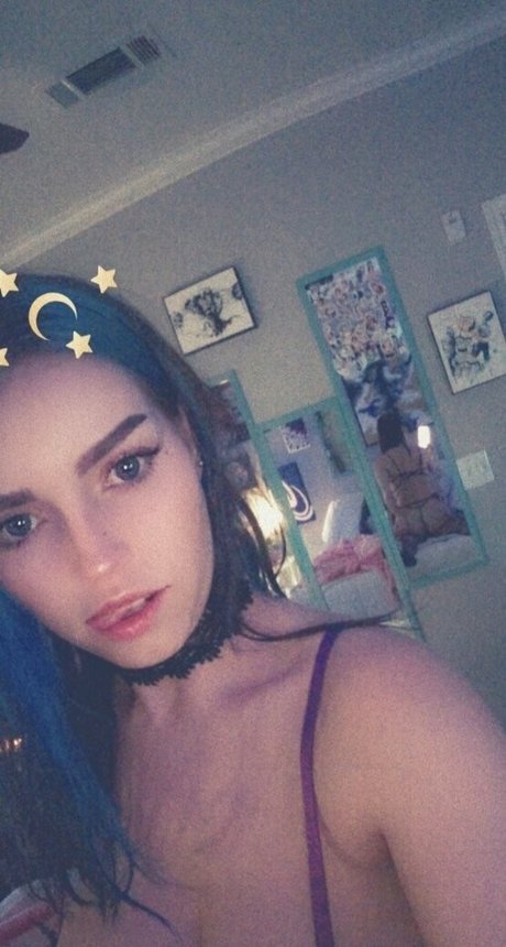 qtlux nudes actress pic