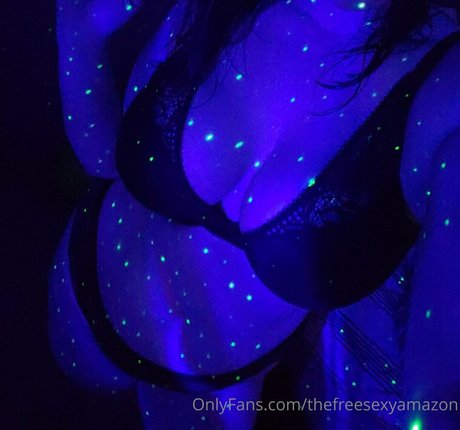 thefreesexyamazon model pornographic photos