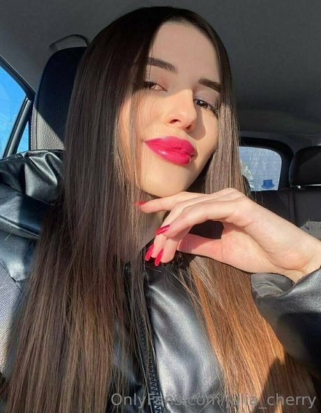 julia cherry erotic actress pics