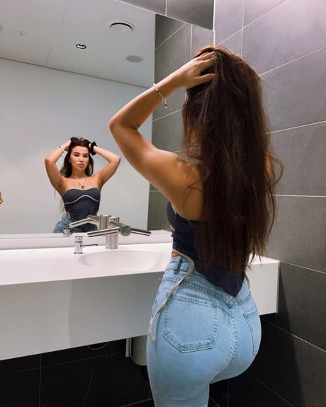 asshole onlyfans nudes photo