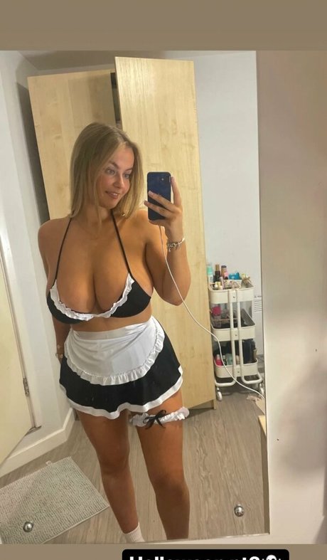 Leah Booth pornstar naked picture