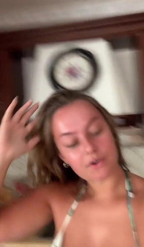 Leah Booth model naked picture