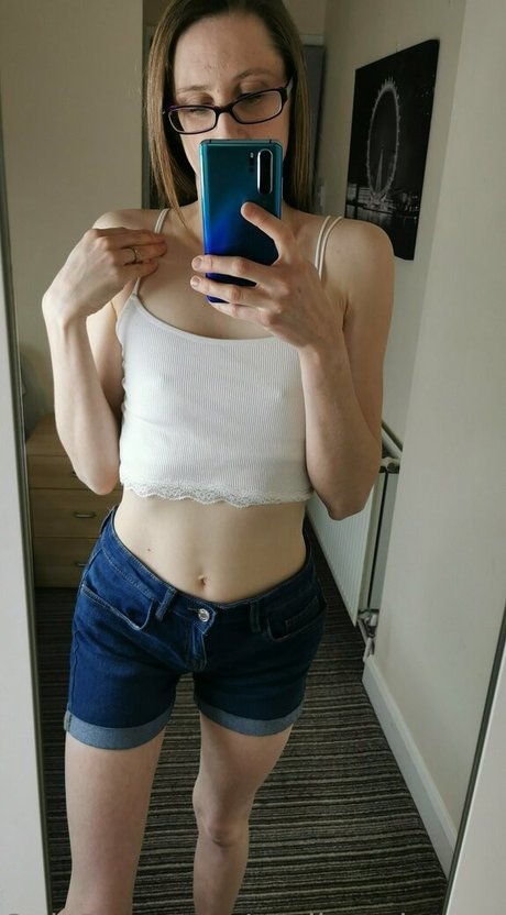 aprilrosejonesxfree sex model image