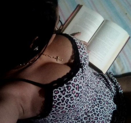 Nohely Guilarte sexy model picture