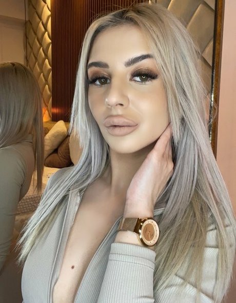 Tessa Maven top profile image