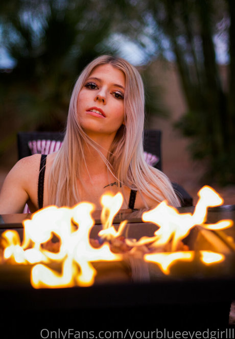 freshmanzoey18 high quality model photos