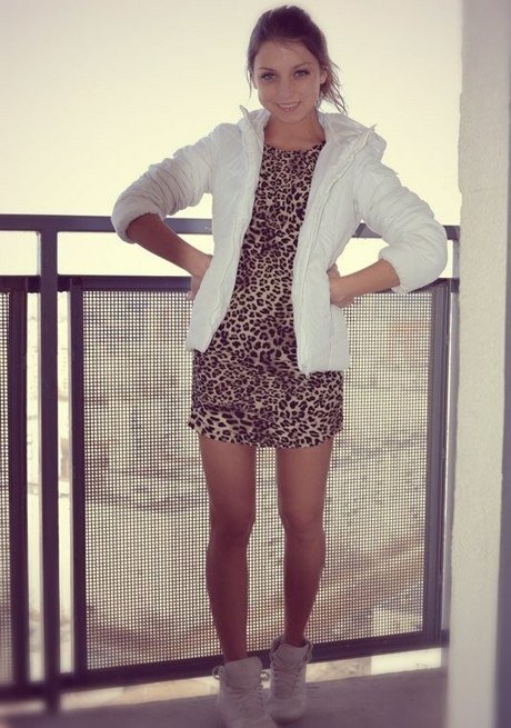 Foxy Di perfect model img