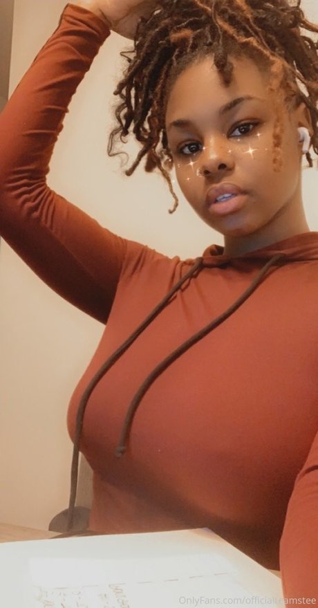 Liliwashere model sexy photos