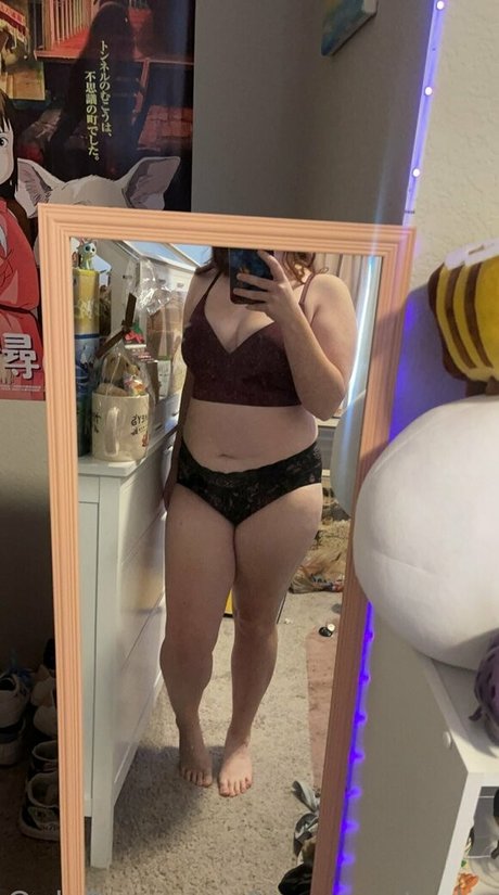 tinycarrotcake model erotic pic