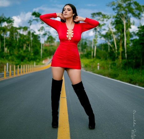 Mika Janneth sex model pics