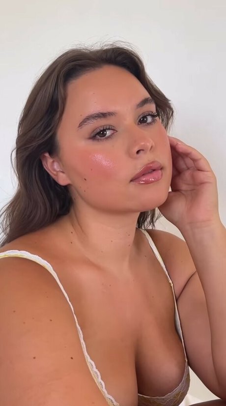Veneziacruz model nudes photo