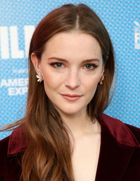 Morfydd Clark exclusive actress image