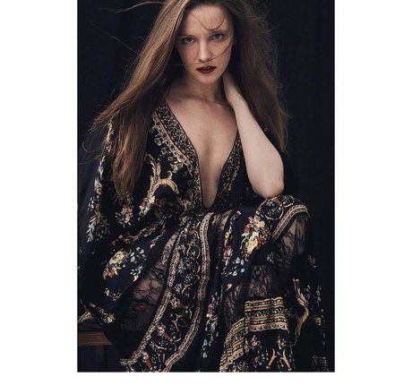 Morfydd Clark adult actress photo