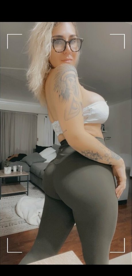 alexataylorfree nice star photo
