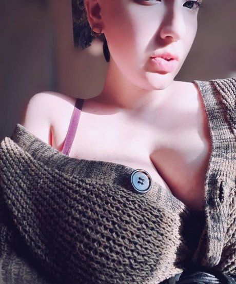 thigh onlyfans free sexy image