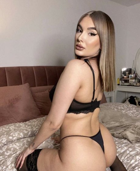 Alessia Aniki top profile image