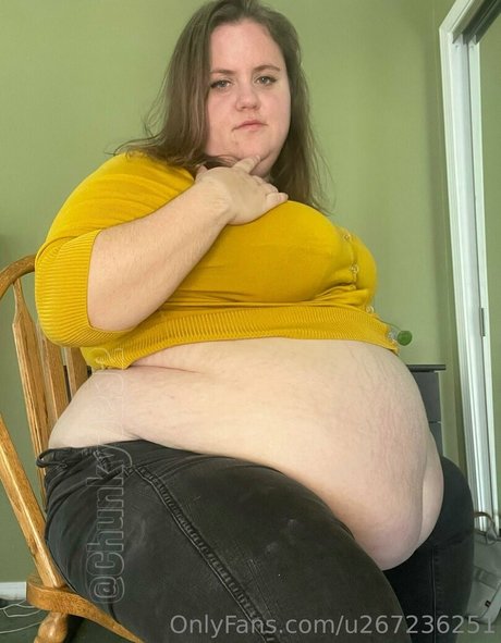 chunky3232 pretty model image