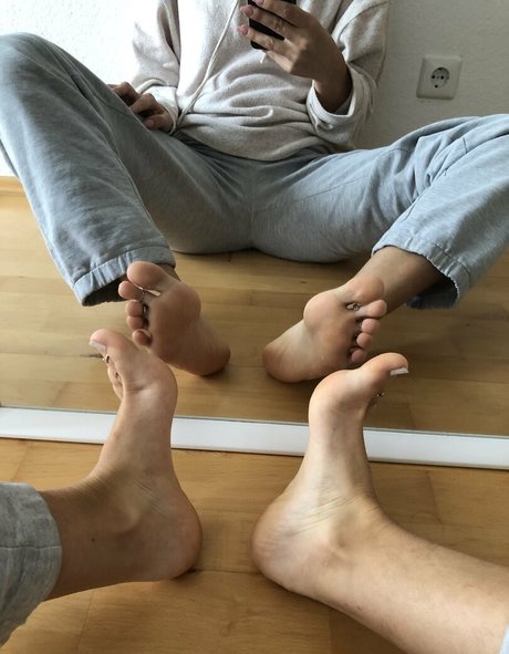 sarahs socks model beautiful pic