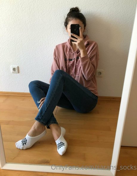sarahs socks nice actress pics