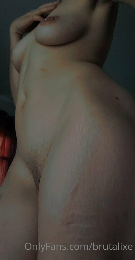 brutalixe naked model pic