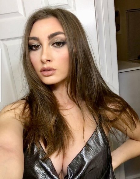 xoxokelss sexy pornstar photo