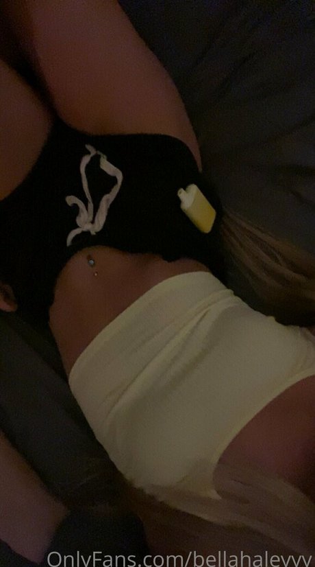bellahaleyyy model erotic img