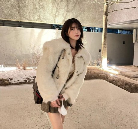 Lee Hayun pornographic model gallery