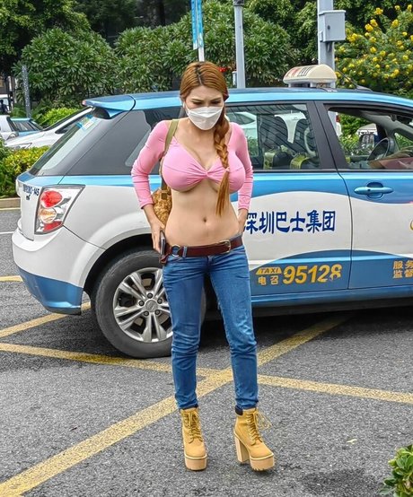 SexyCyborg model erotic pics