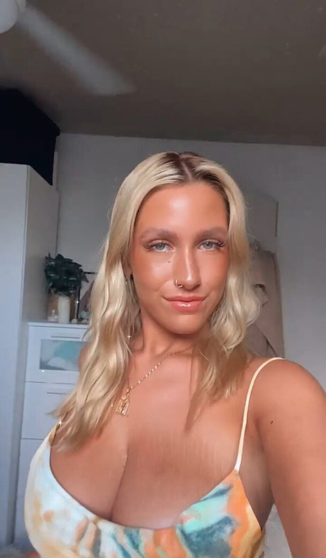 Ariel D star erotic galleries