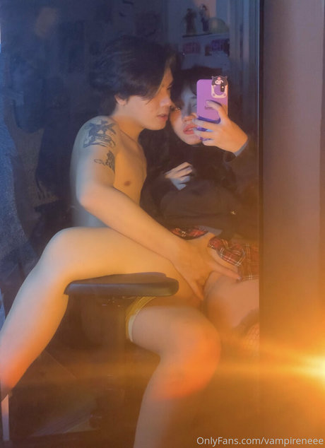 vampireneee top pornstar photo