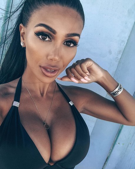 Isabel Raad porn model galleries