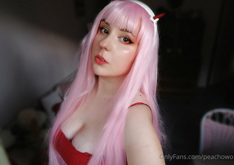 peachowo model nice photo