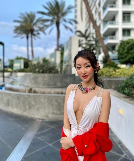 Yeonmi Park star sexy pictures