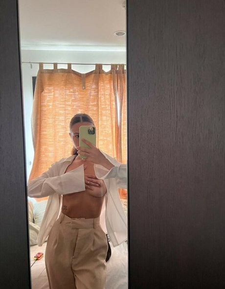 YeseniaPan porn actress image