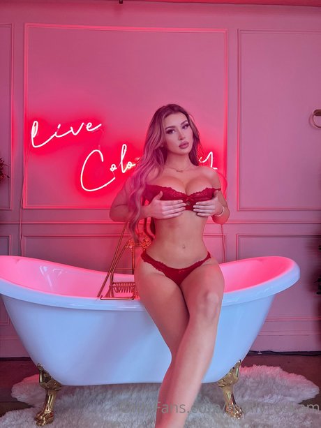 Molly Eskam hd pornstar gallery