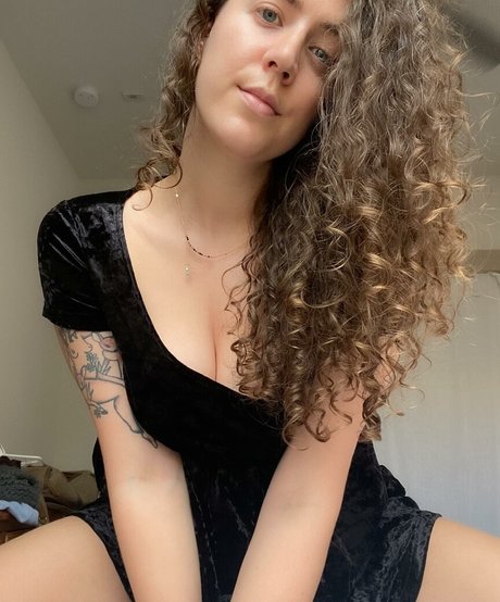 Nicole Quinn star nude photo