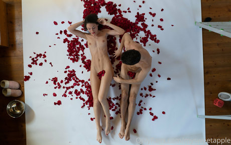 My Sweet Apple nudes model archive