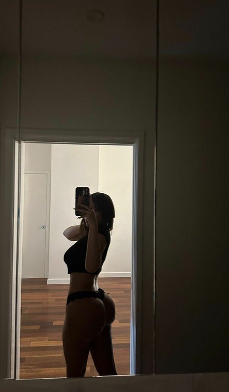 Mikaela Testa free actress img