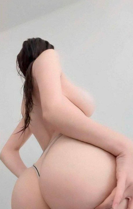 ThinkValeria model sexy image