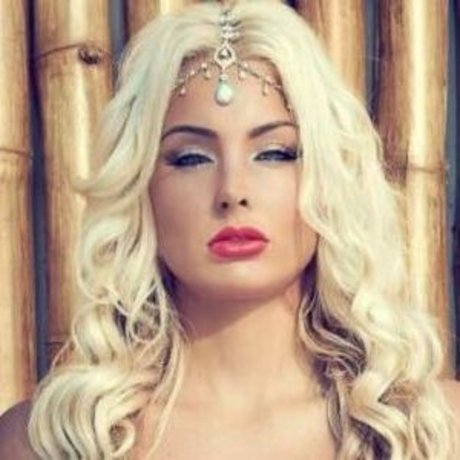 April Michelle top model pics