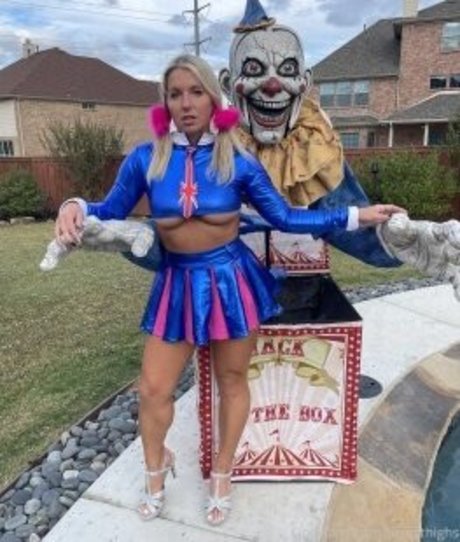 big tits blonde onlyfans hd photos