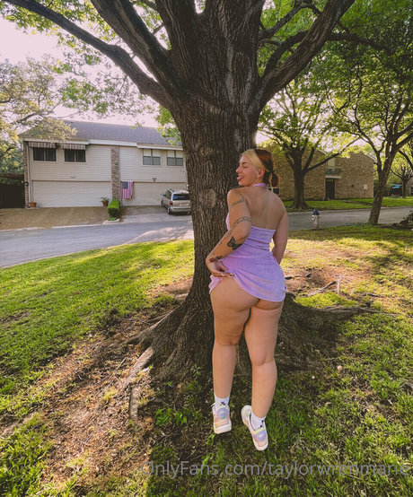 taylorwrenmarie model sexy pic